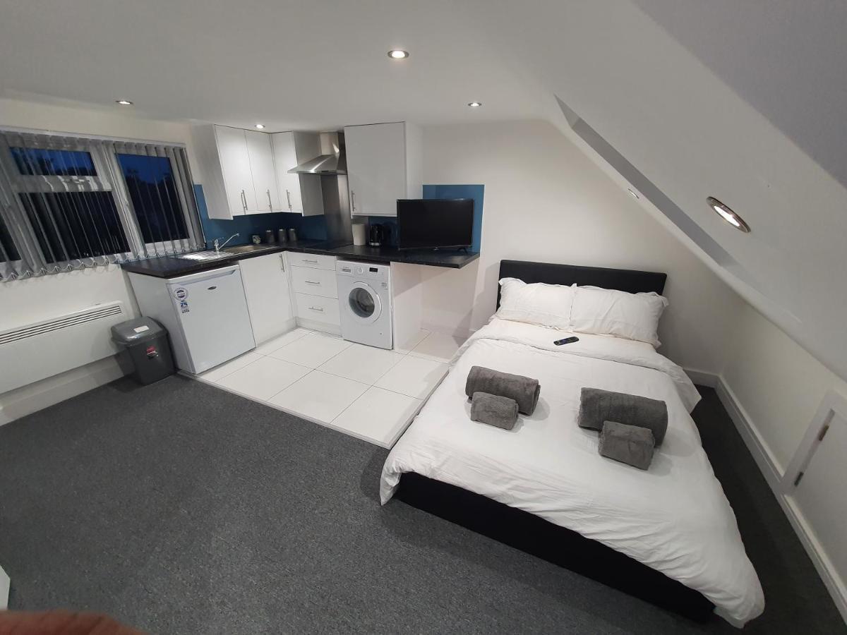 מלון Northolt  New Self Contained Flat,In Hayes, Free Parking מראה חיצוני תמונה