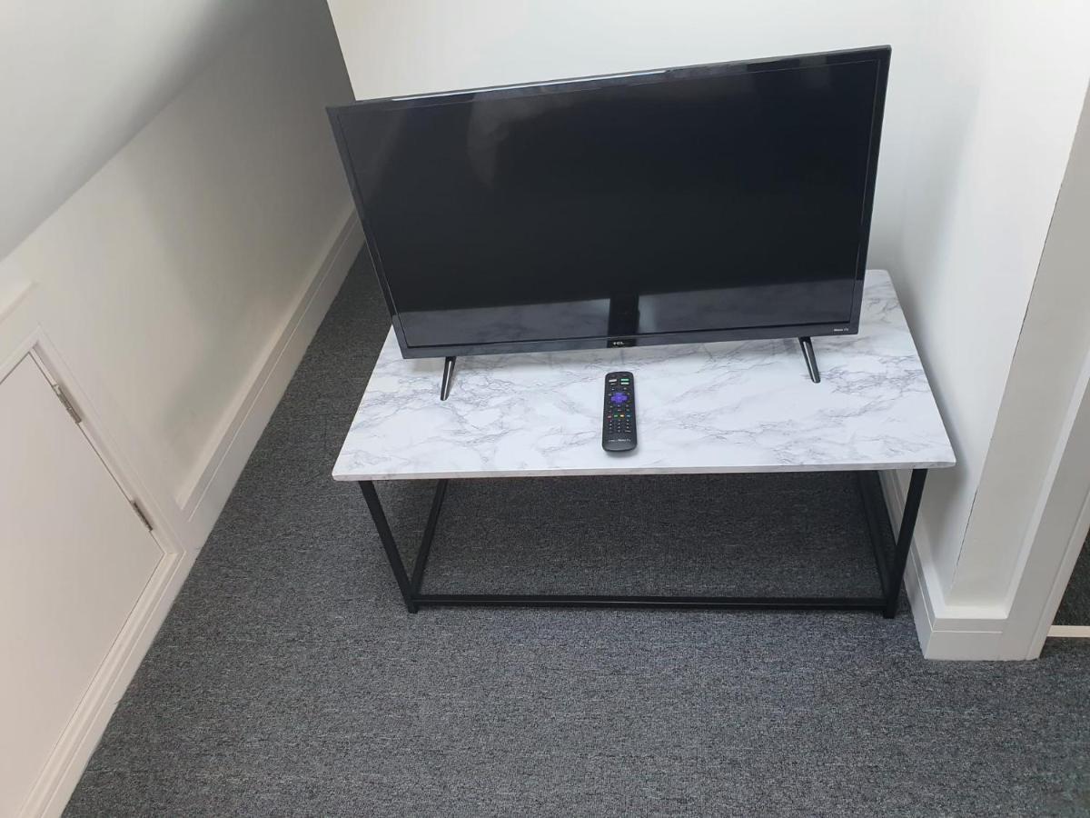 מלון Northolt  New Self Contained Flat,In Hayes, Free Parking מראה חיצוני תמונה