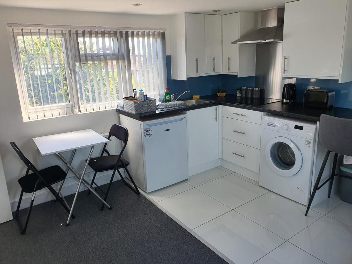 מלון Northolt  New Self Contained Flat,In Hayes, Free Parking מראה חיצוני תמונה