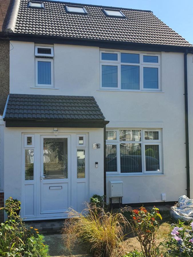 מלון Northolt  New Self Contained Flat,In Hayes, Free Parking מראה חיצוני תמונה